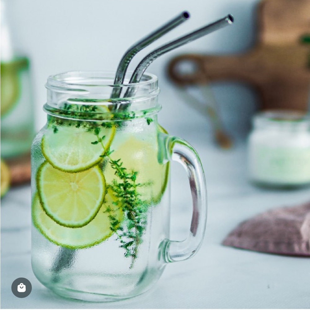 2 Stainless steel straws with cleaning brush and bag